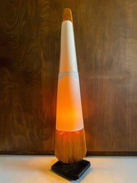 Image 3 of Lampadaire vintage en bois massif