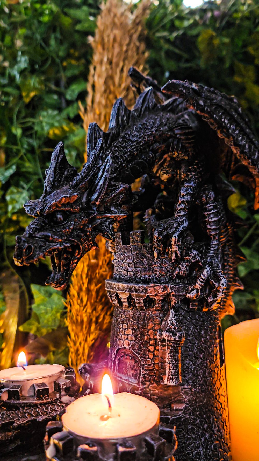 ๐The Armored Kingdom Dragon's Fury Flameforge Candle Holder with 2 Candles ๐๐ฏ