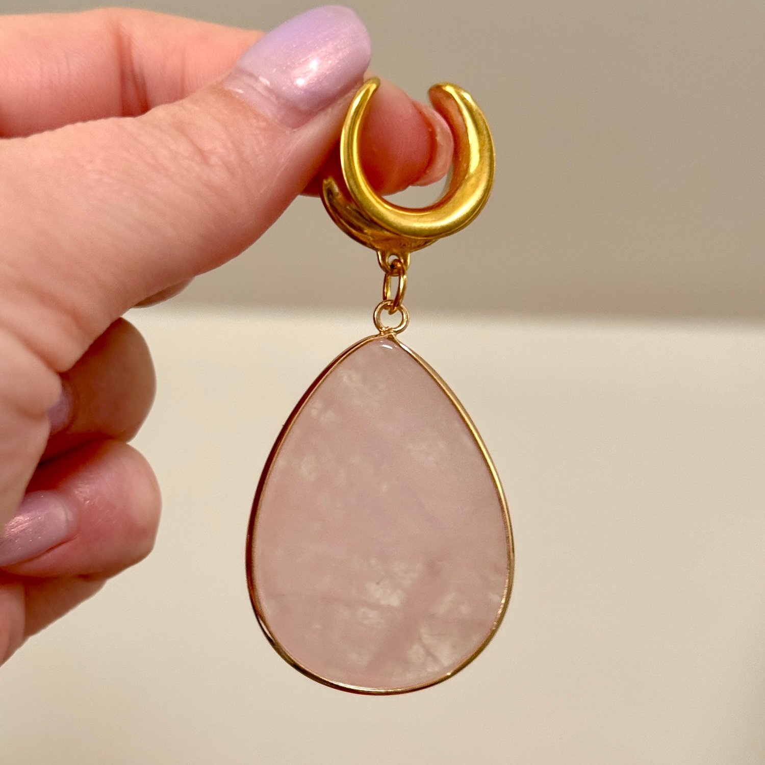 Image of Rose Quartz Slice Saddles (sizes 2g-1 1/2)