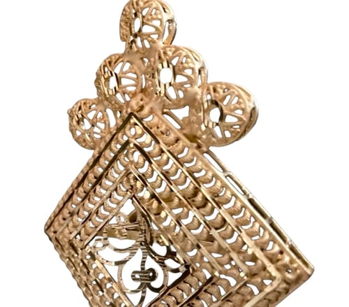 Image of DIAMOND LACE