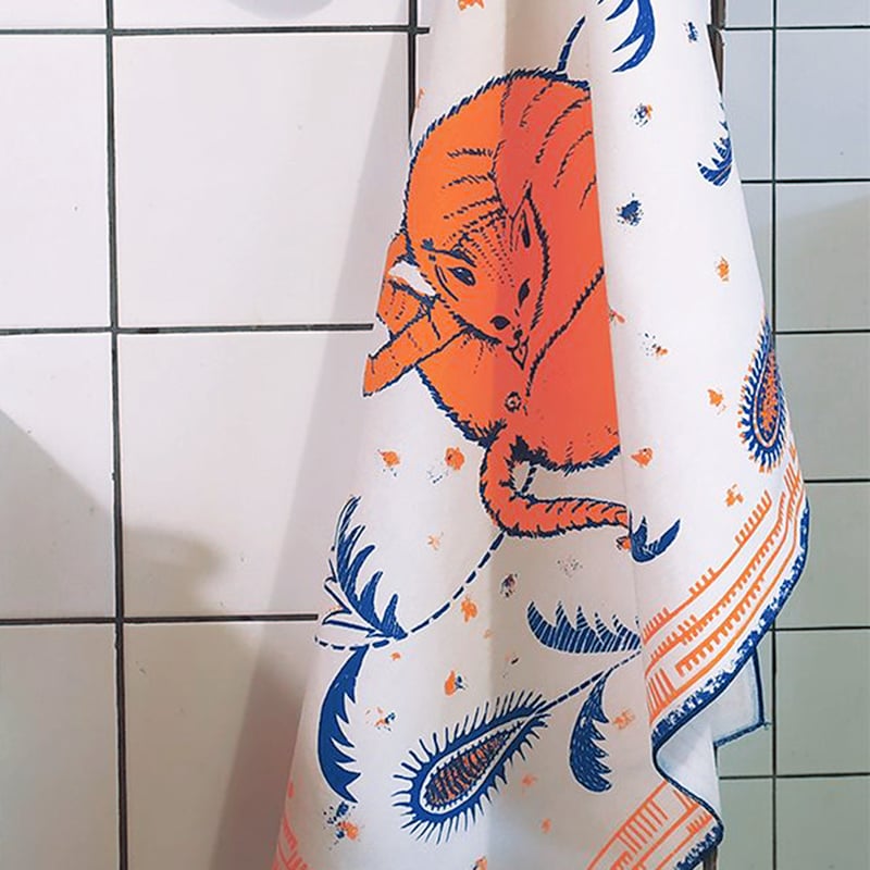 Γατί γλείφει Ποπό Πετσέτα Κουζίνας /// Cat Licking Butt Tea Towel