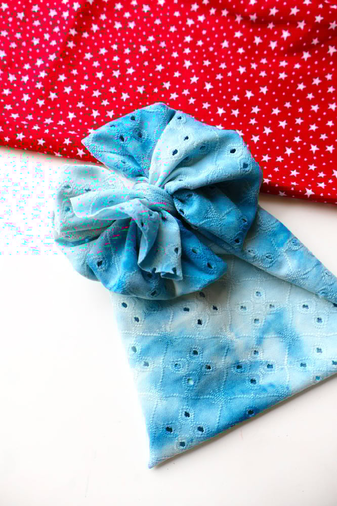 Image of WAVEY BLUE EYELET