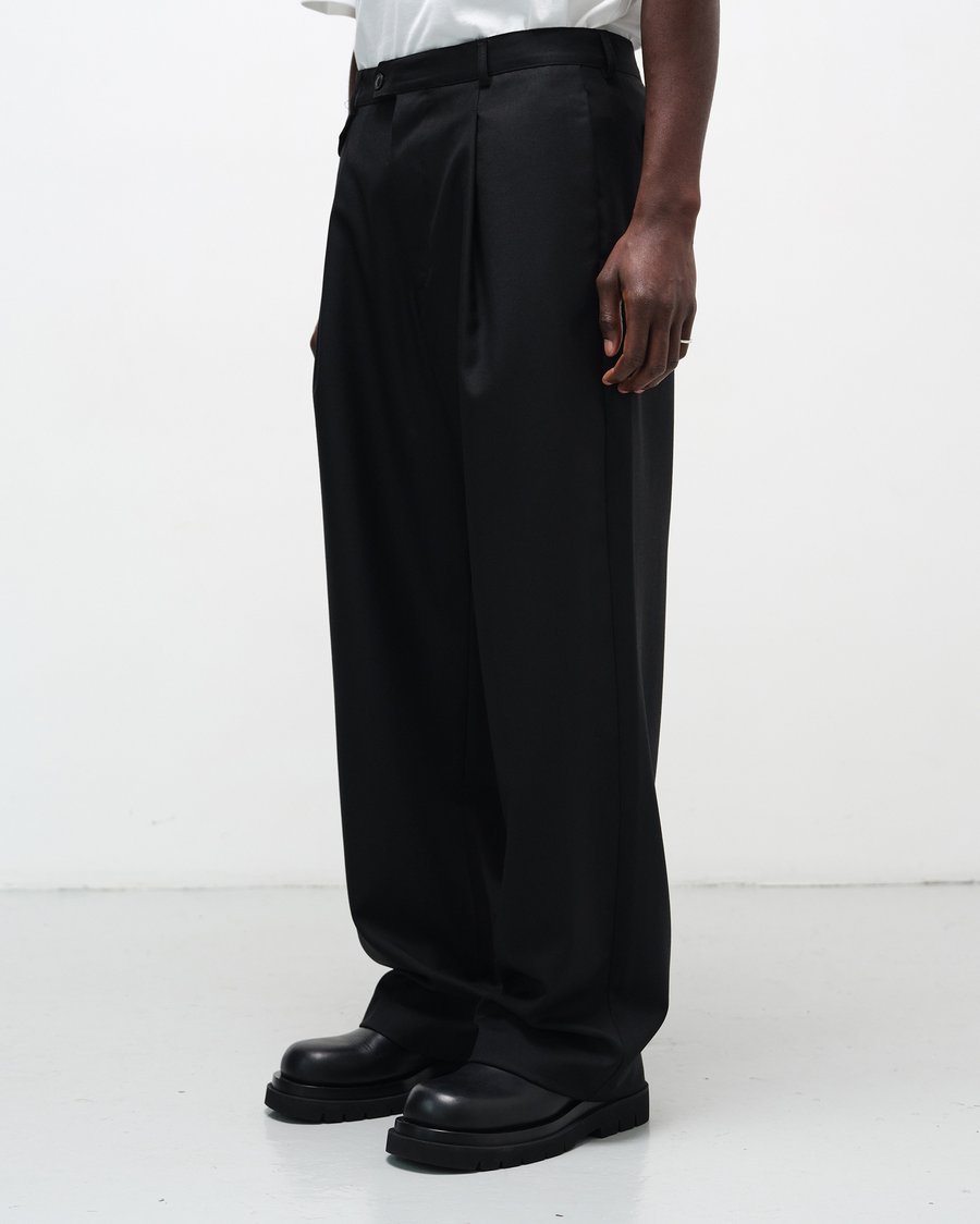 Image of Black Cotton Gabardine Pleated Pants