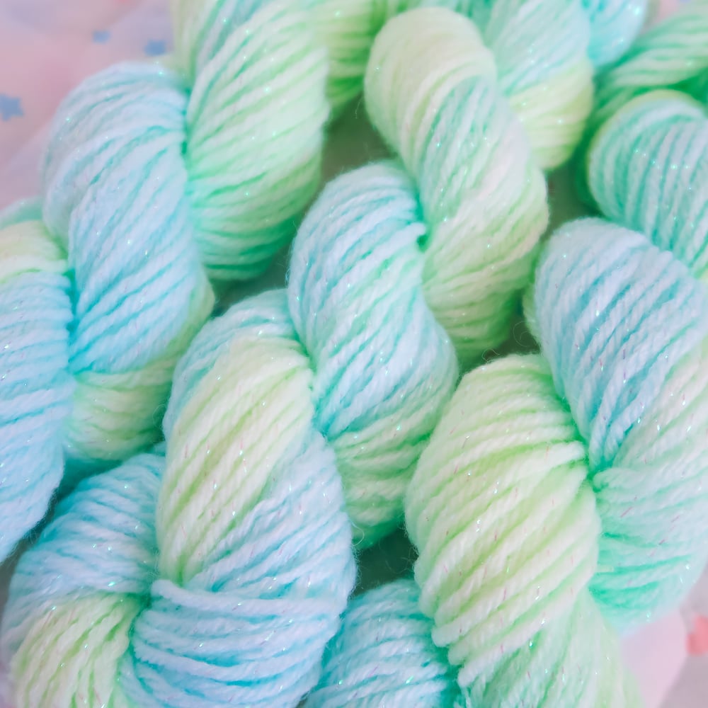 Iridescent Yarn: Lucky Clover