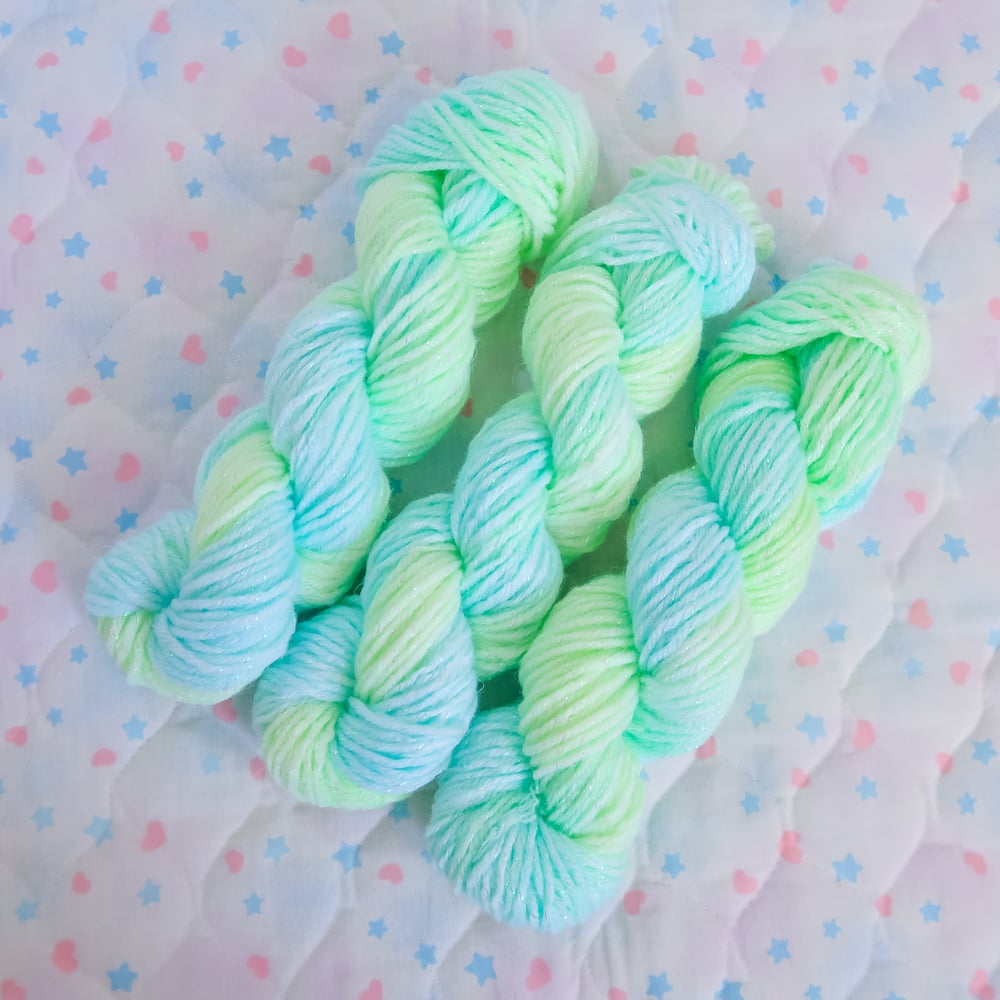 Iridescent Yarn: Lucky Clover