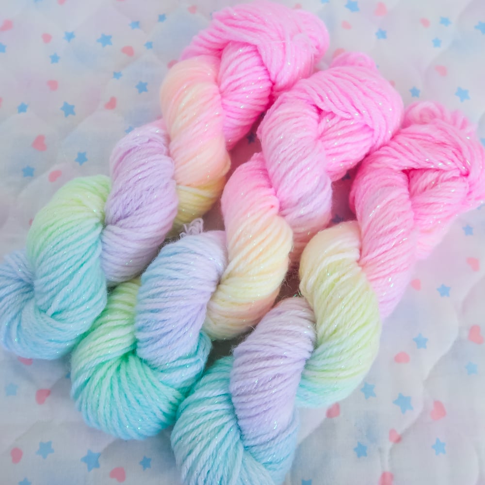 Iridescent Yarn: Rainbow