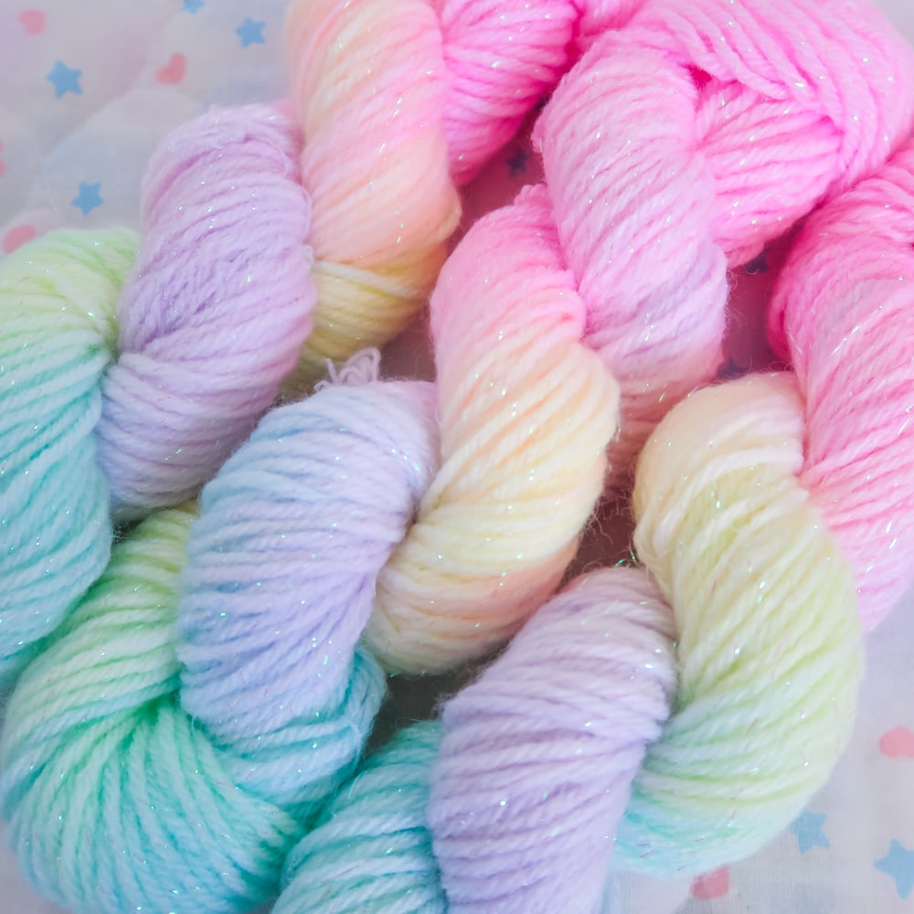Iridescent Yarn: Rainbow