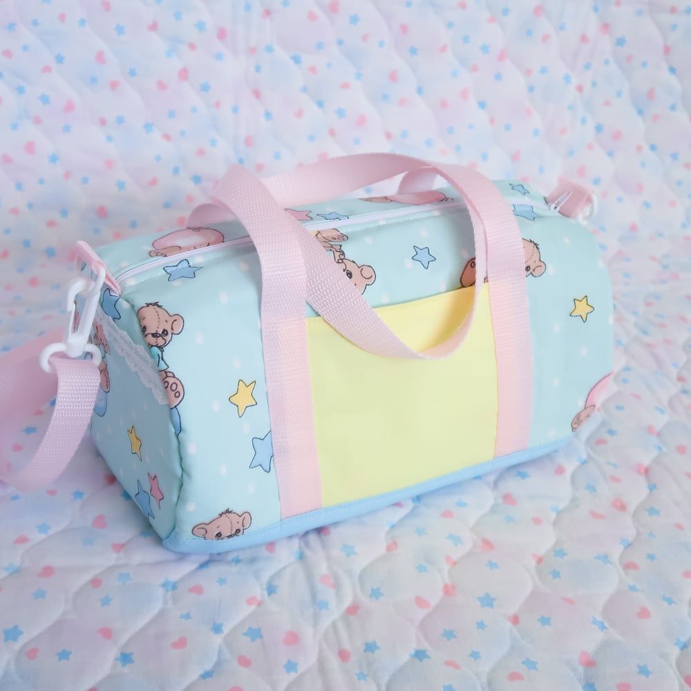 Round Duffle Bag: 04