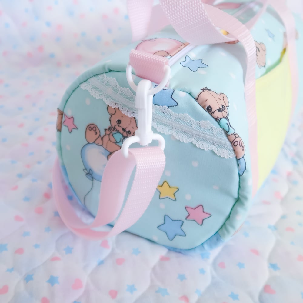 Round Duffle Bag: 04