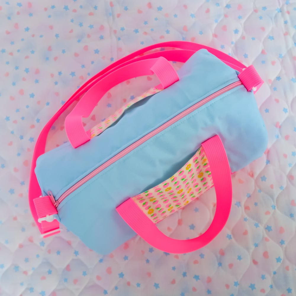 Round Duffle Bag: 06