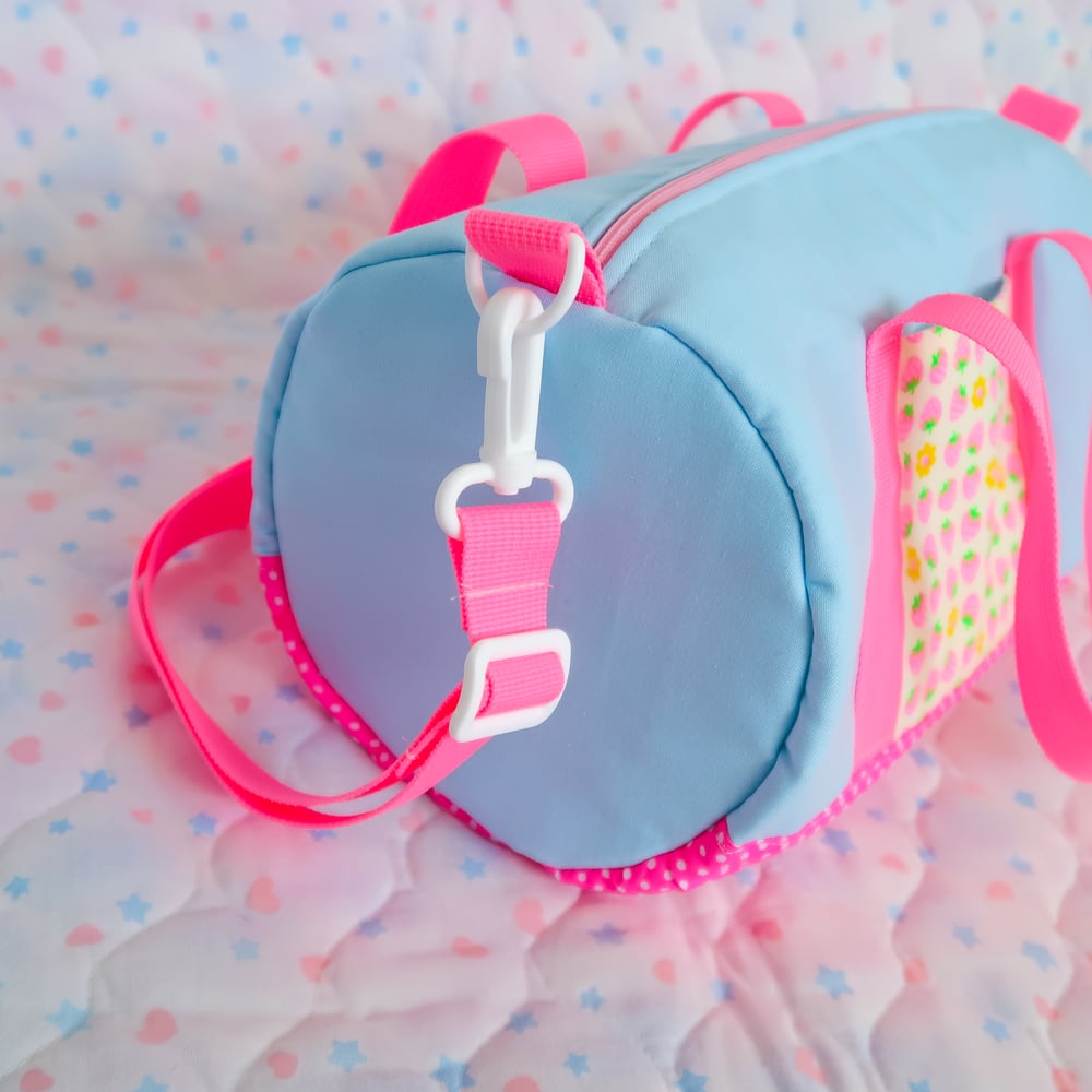 Round Duffle Bag: 06