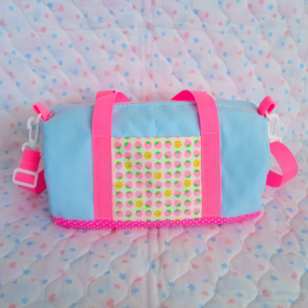 Round Duffle Bag: 06
