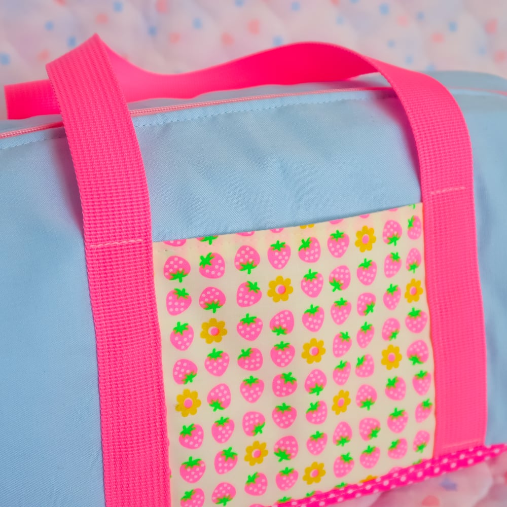Round Duffle Bag: 06