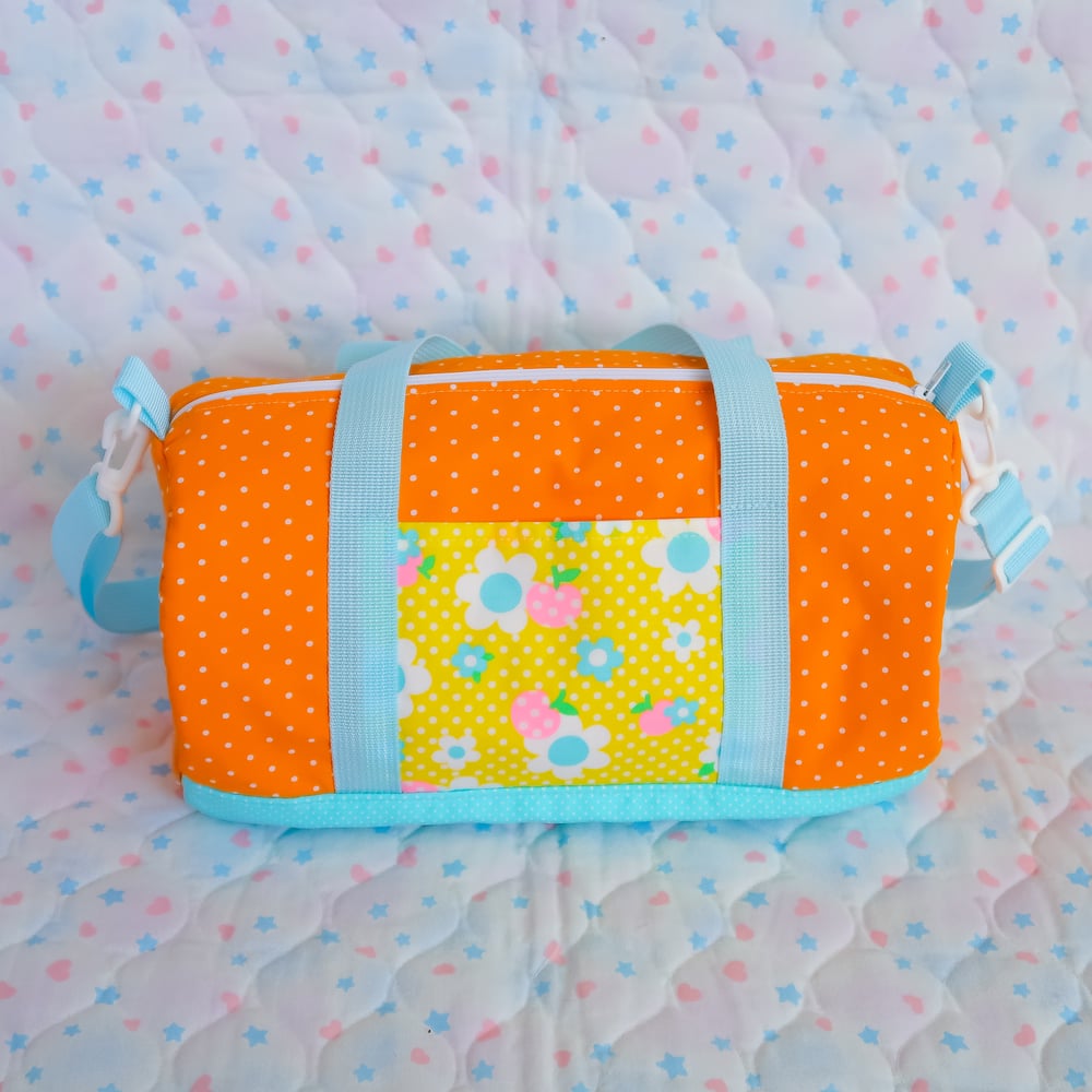 Round Duffle Bag: 07