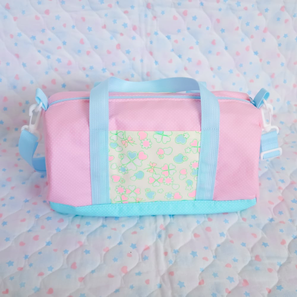 Round Duffle Bag: 08