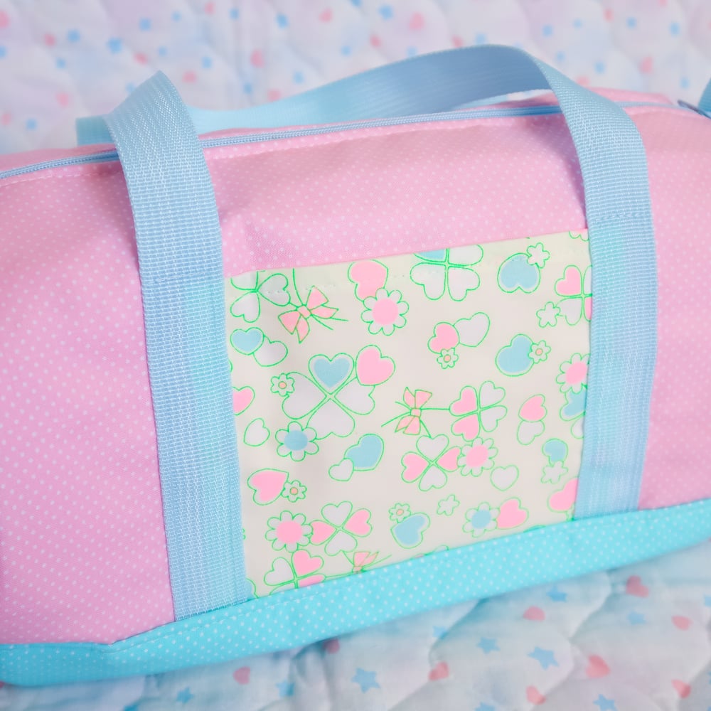 Round Duffle Bag: 08