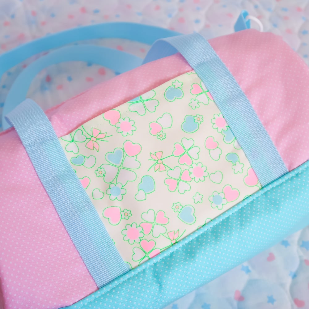 Round Duffle Bag: 08