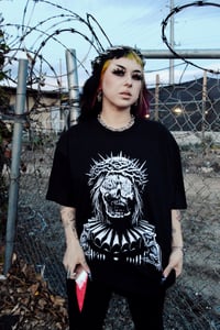 Image 3 of Victoria T-shirt