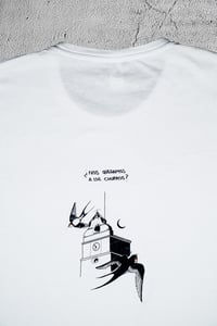 Image 4 of Camiseta Golondrinas