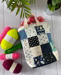Image 4 of  COMMANDE RESERVEE POUR LITOU sac à projets Taille M: Funny Patchwork 