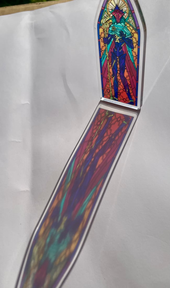 [ Arcane ] Stained Glass Herald Charm