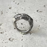 Image 2 of silver ring size 52