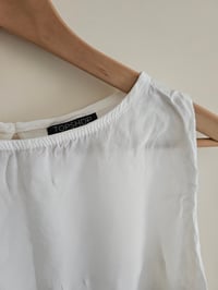 Image 4 of Pre loved Topshop white delicate floaty tunic