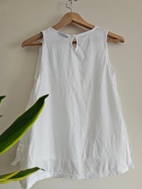 Image 7 of Pre loved Topshop white delicate floaty tunic