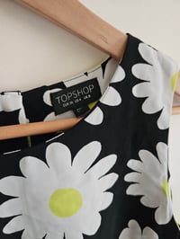 Image 8 of Pre loved Topshop Daisy print tunic 