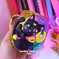 Image 2 of Luna con scettro