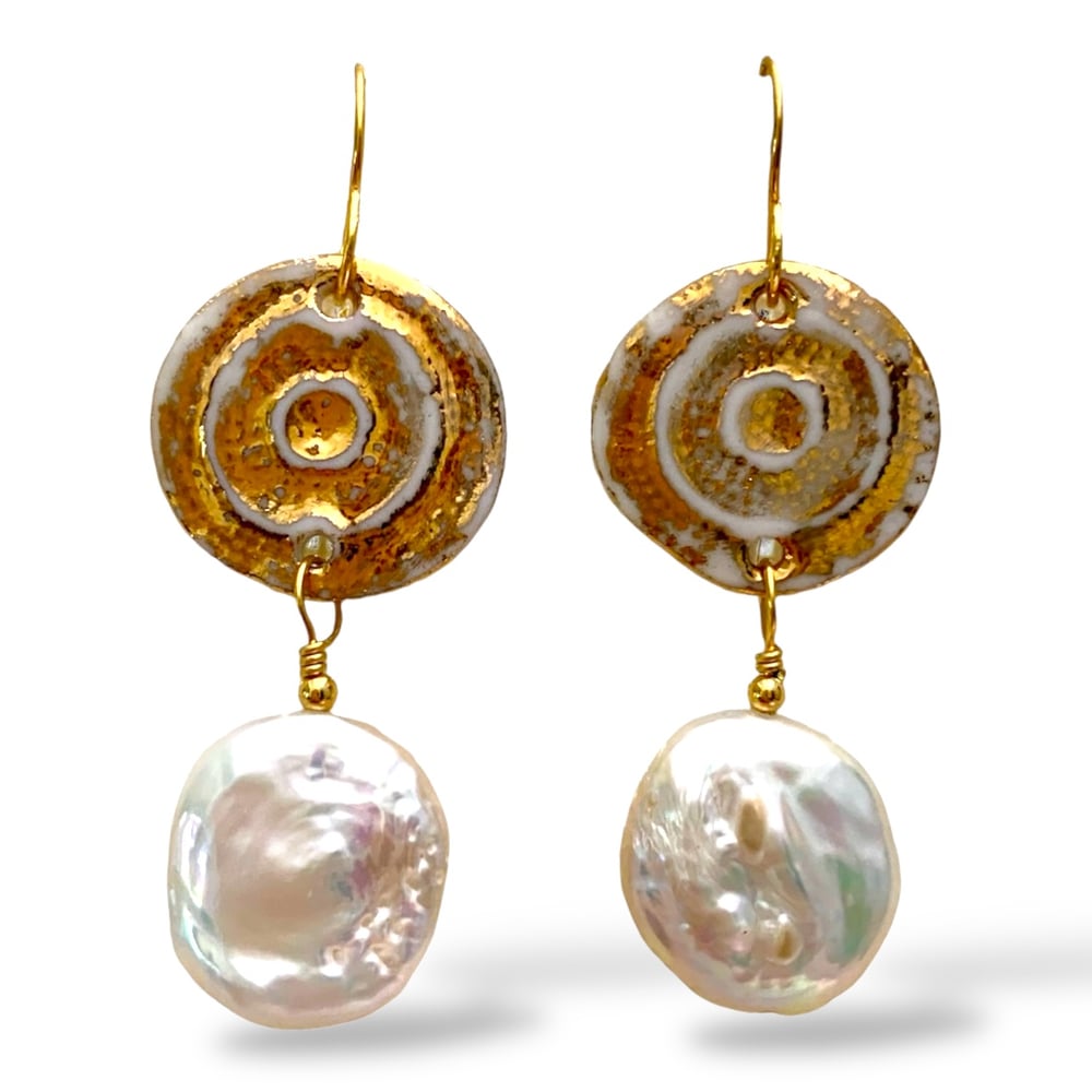 Image of Antique gold coin pearl earrings (2 x 6cm)