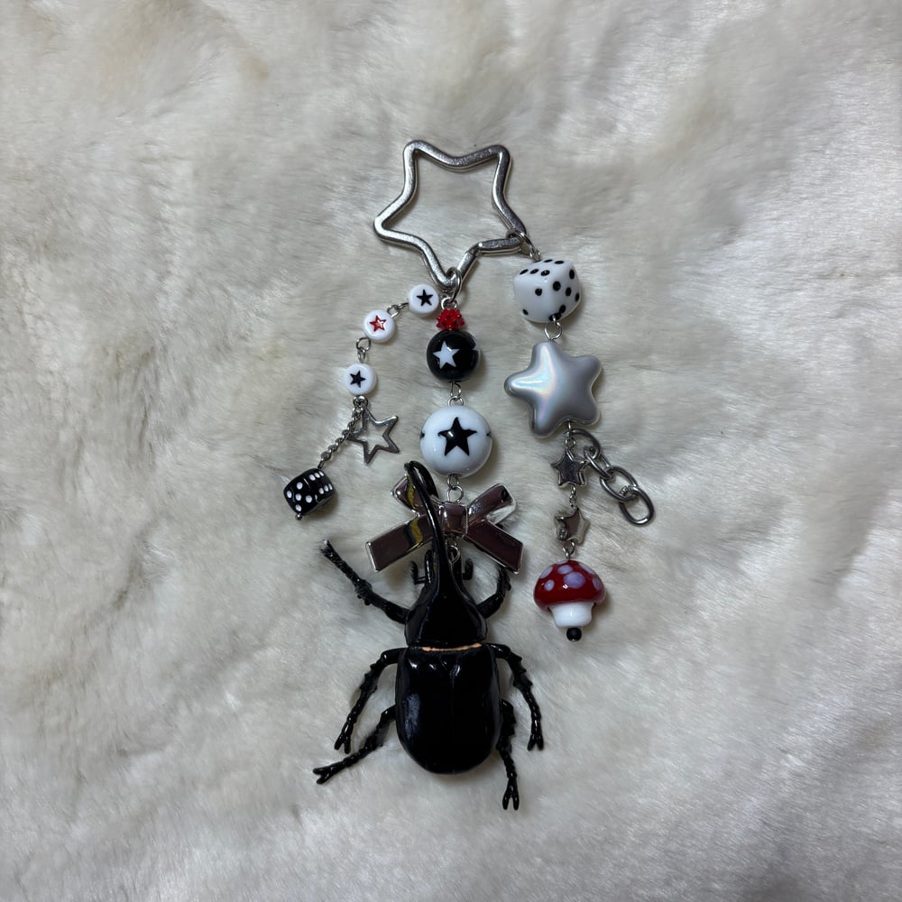 Image of <NEW> edgy beetle keychain