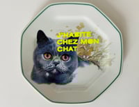 Image 1 of Assiette J'HABITE CHEZ MON CHAT #3