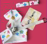 Image 2 of White Pawie Set