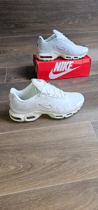 Image 2 of Mens Trainer White T