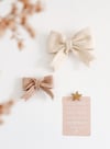 PRÉ COMMANDE 🎀 Duo de Nœuds Muraux en Laine – Blanc & Blush