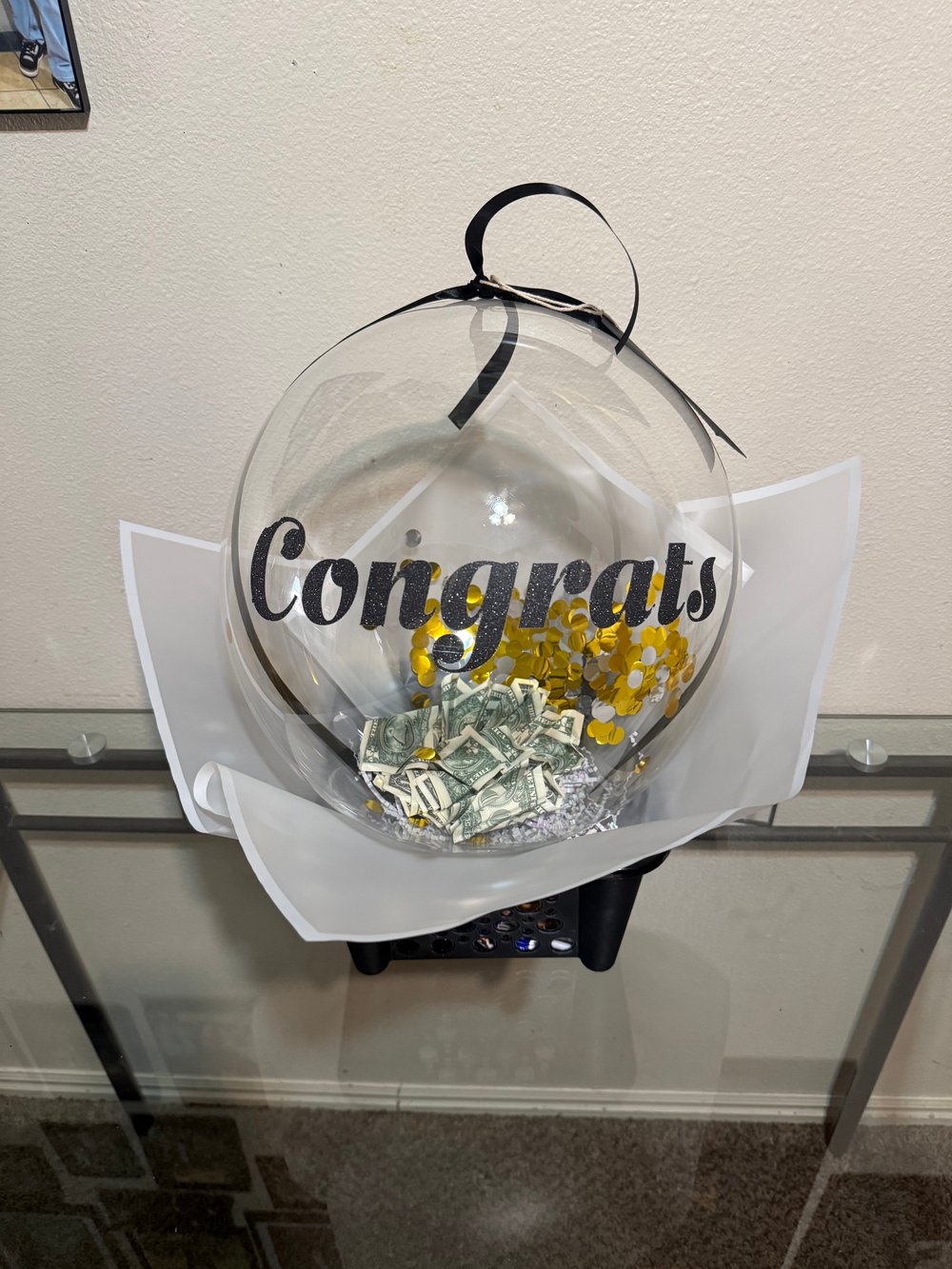 Image of Basket Balloon Money