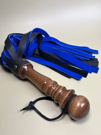 Image 2 of Black over blue thuddy flogger with gorgeous walnut handle