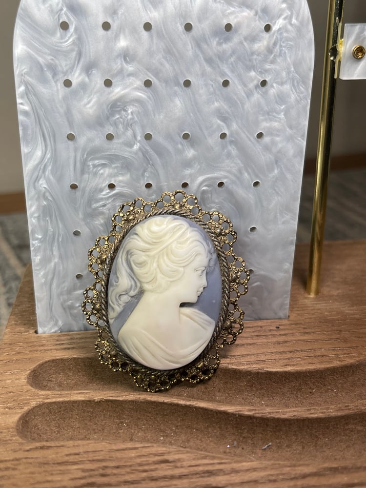 Image of Victorian Faux Cameo Pin Brooch Vintage Gold-tone & Blue