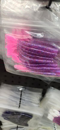 Purple / pink tail