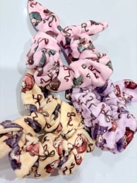 M.X.T.X Bow Scrunchie