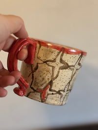 Image 3 of Taza roja y negra