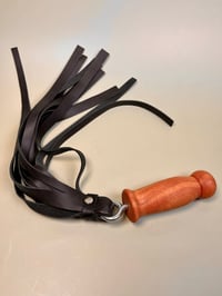 Image 2 of Cherrywood Chub stingy flogger