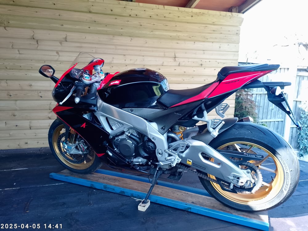 Aprilia rsv4 factory 