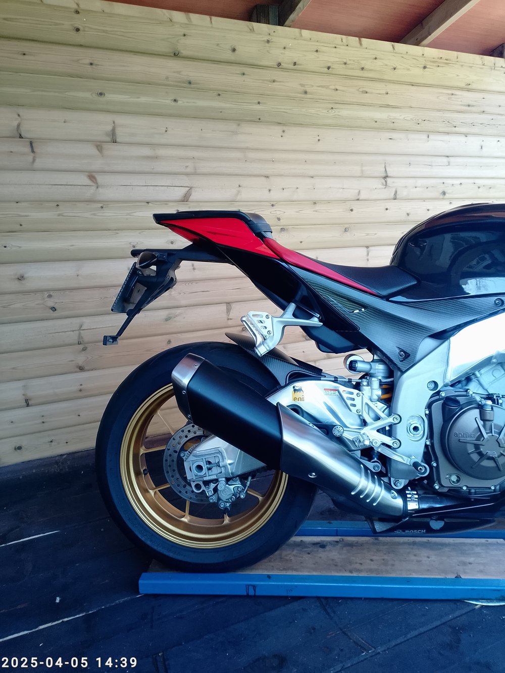 Aprilia rsv4 factory 
