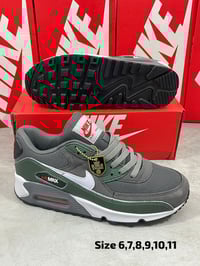 Image 3 of Mens N Classic 