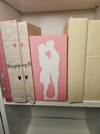 Image 3 of Romance Book Nook – Tea Light Bookshelf Box