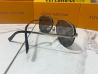 Image 2 of Mens Love sunglasses (1:1)
