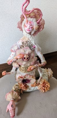 Image 2 of 神様の手　The Hand that feeds