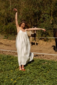 Image 3 of Vestido Cyndelle Beige
